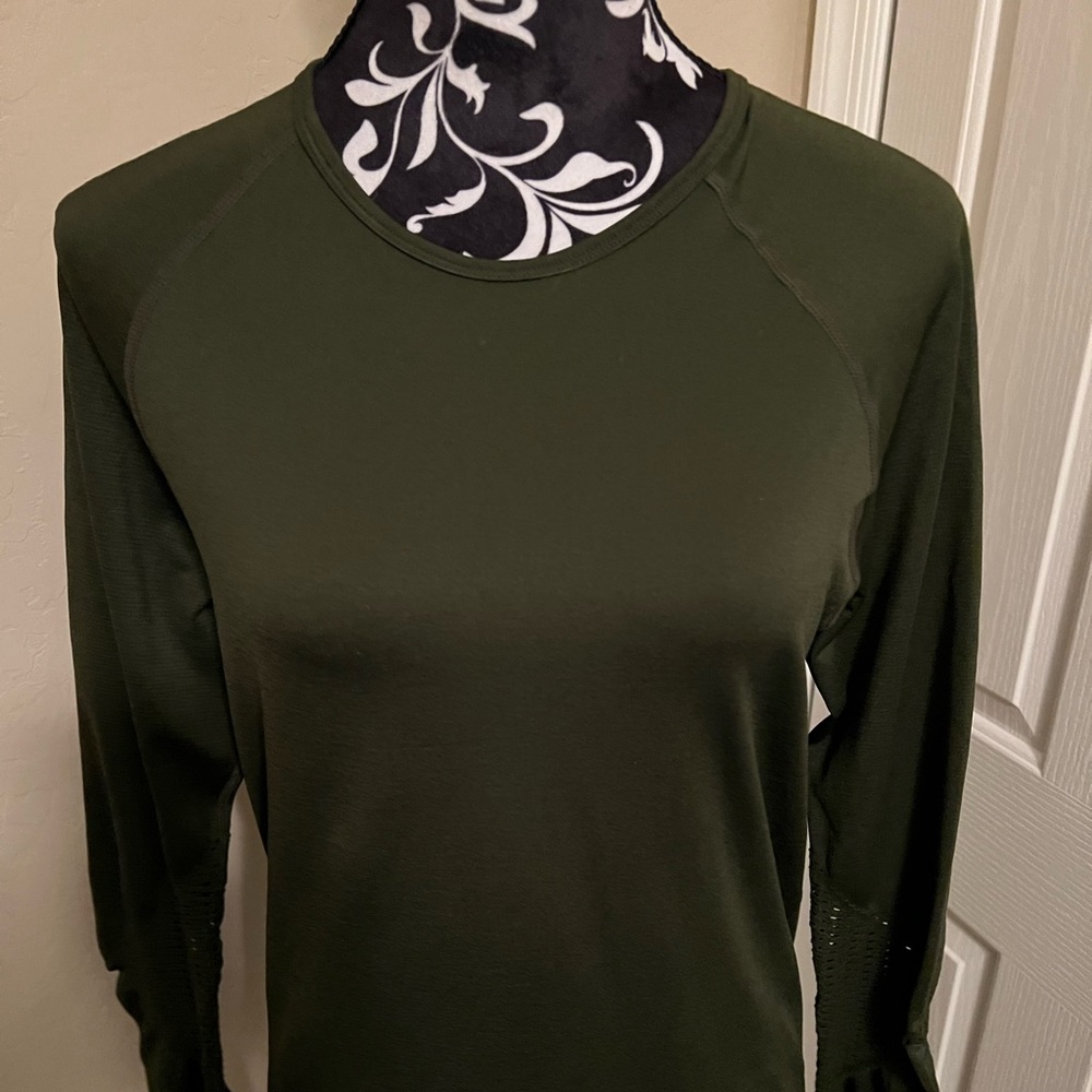 Fabletics army green top.
